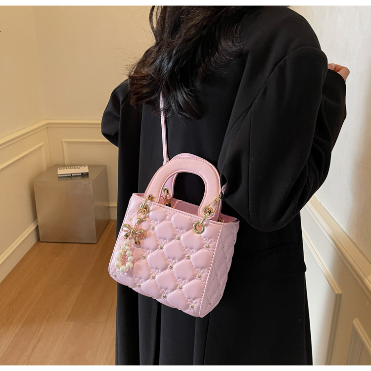 New Designer Women's Diamond Mesh Embroidered Pearl Bag Handbag Outdoor Trendy Bag Single Shoulder Crossbody Bag