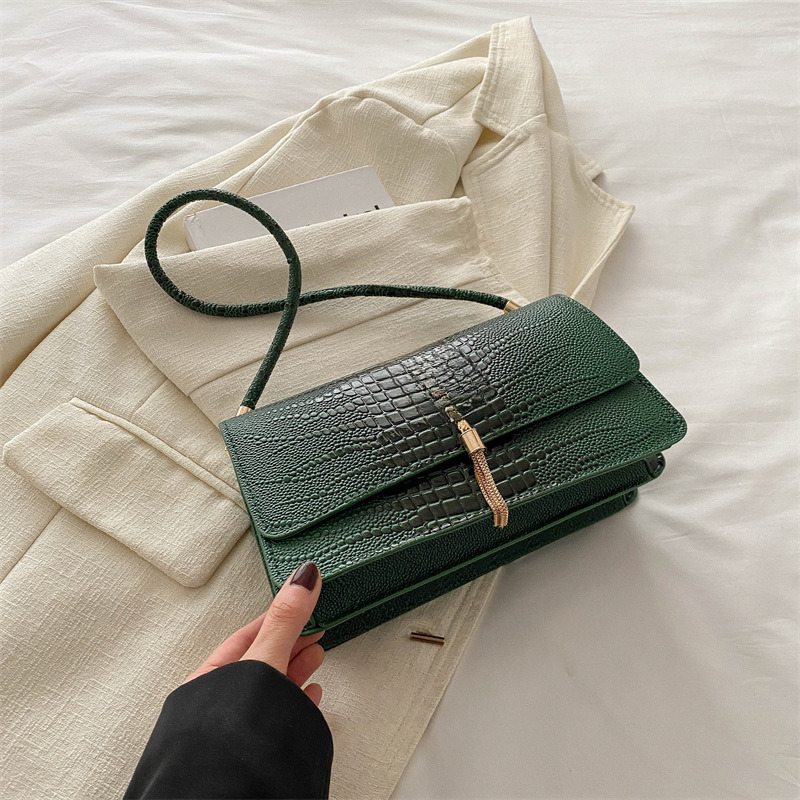 New High-end Designer Bag, Women's Temperament Simple Tassel Shoulder Spring New Versatile Women's Armpit Commuting Bag Small Square Bag Wal