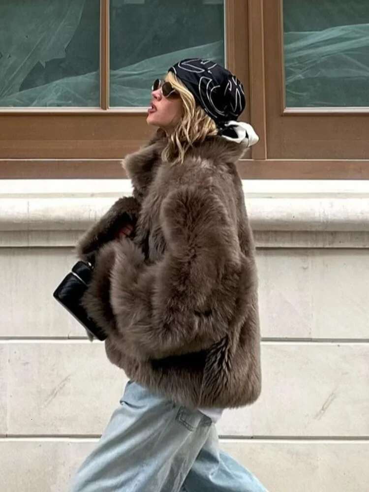 Solid Stand Collar Faux Fur Short Coat Women Elegant Fluffy Plush Hidden Button Long Sleeve Jacket 2024 New Fall Winter Outwear