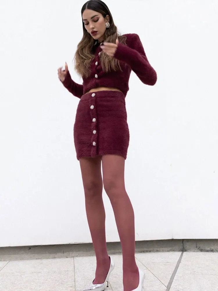 Casual Velvet Womens Two Pieces Set Chic O Neck Singlebreasted Cardigan Hip Package Mini Skirt Vintage Soft Lady Burgundy Suit 250106