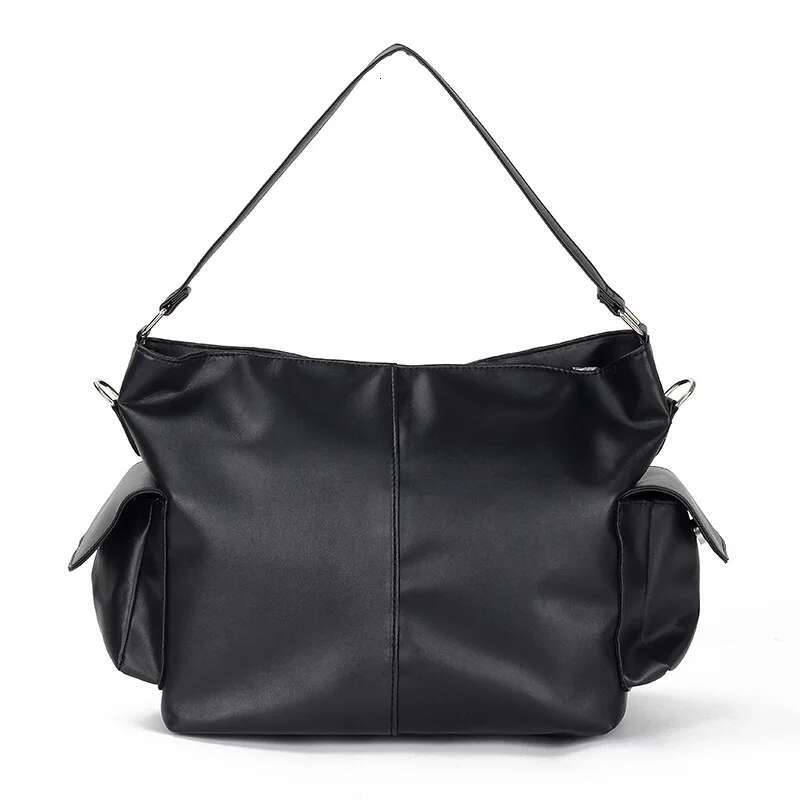 European And American Women's Retro Large Capacity Shoulder Fashionable Classic Black Stray Commuting Exquisite Tote Bag