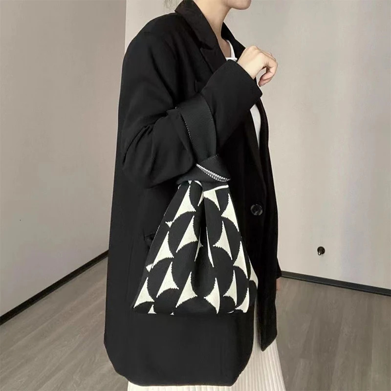 Knitted Bag Fashionable Simple Solid Color Handheld Large Capacity 250106