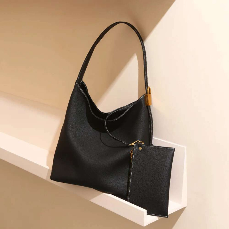 Women's Niche Head Layer Lock Button Stray Genuine Leather Bag Commuter Large Capacity High End Single Shoulder Top-Handle Bags