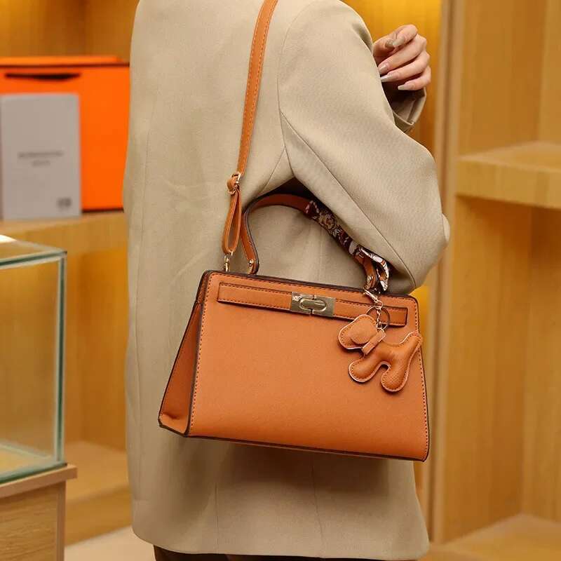 New Messenger Bag, High-Quality Imitation Leather Handbag, Designer Shoulder Pony Bag