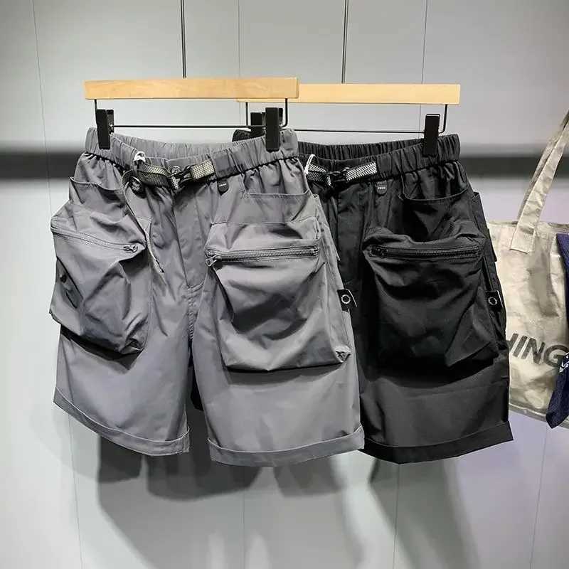 High Quality Summer mens black streetwear oversized cargo multi pocket shorts fitness track shorts T250110