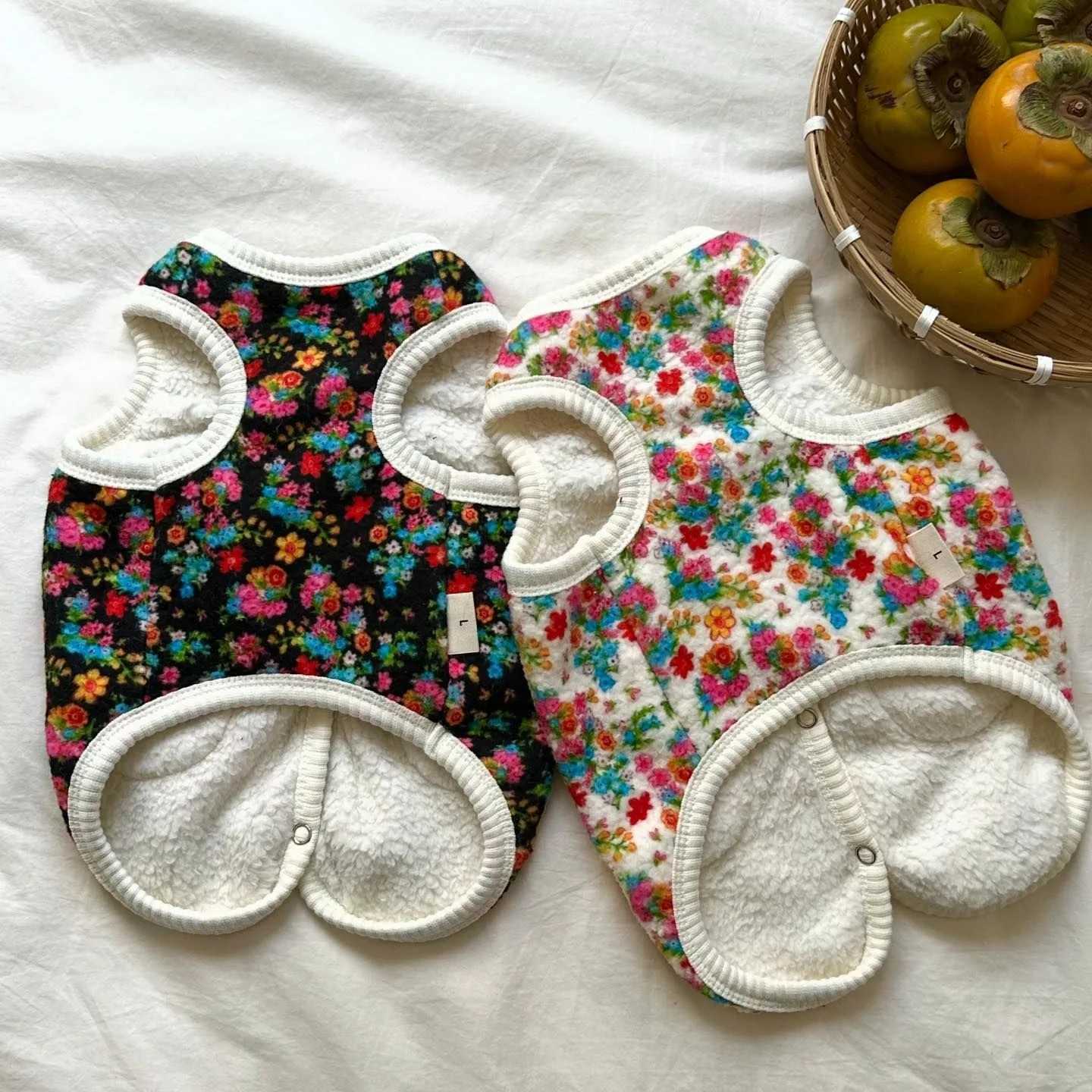 Small Dog Cotton Clothes Pet Classic Shabby Flower Coat Bichon Winter Clothes Teddy Warm Vest Pretty Dog ClothesXJ250109