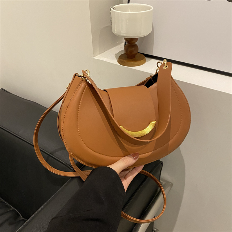 Bag Fashionable And Minimalist Temperament Commuting Shoulder For Women In Early Spring 2024, Textured Underarm Bag, Korean Version Saddle Bag Trend