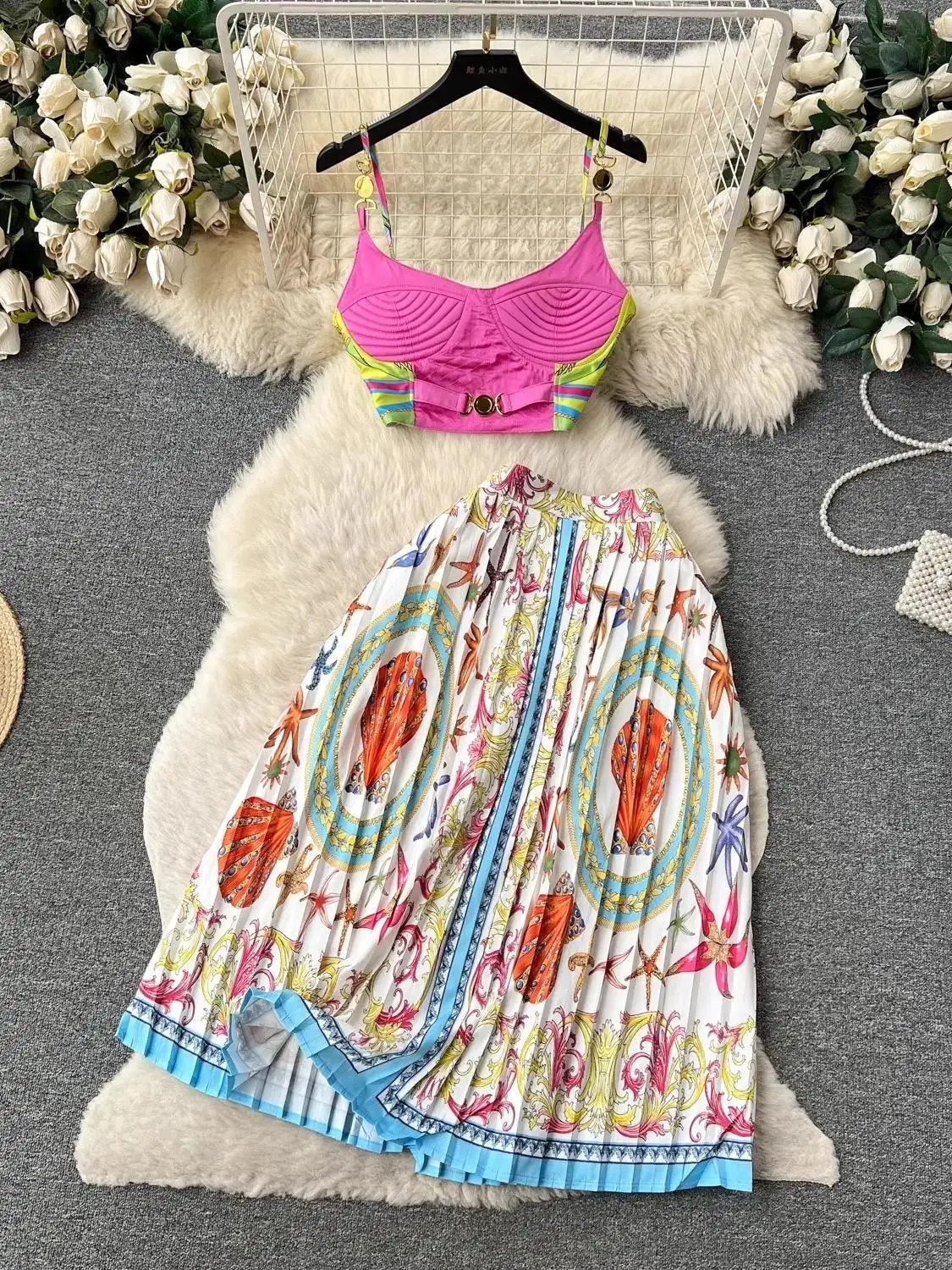 Sexy Baroque Chain Two Piece Set Summer Womens Simple Metal Buckle y Bra Spaghetti Strap Crop Top Pleated Midi Skirt 250106