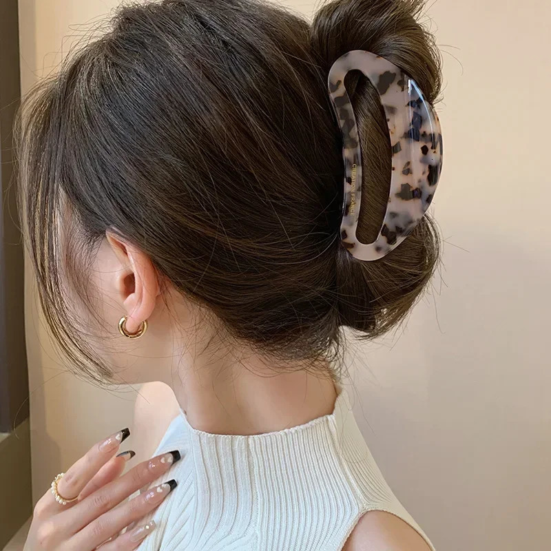French Vintage Hollow Curved Large Hair Claw Acetate Claw Clips Leopard Print Crab Hair Clip for Women Hair Accessories 250103