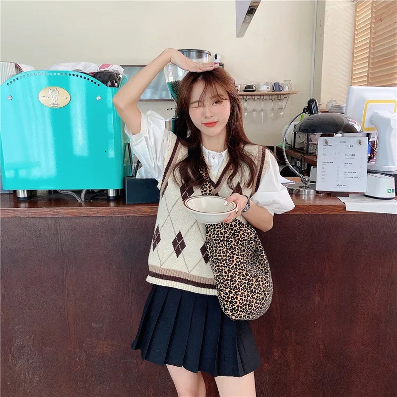Japanese and Korean Ins Modern Small Leopard Print Messenger Bag Single Shoulder Canvas Bag for Female Student 250106