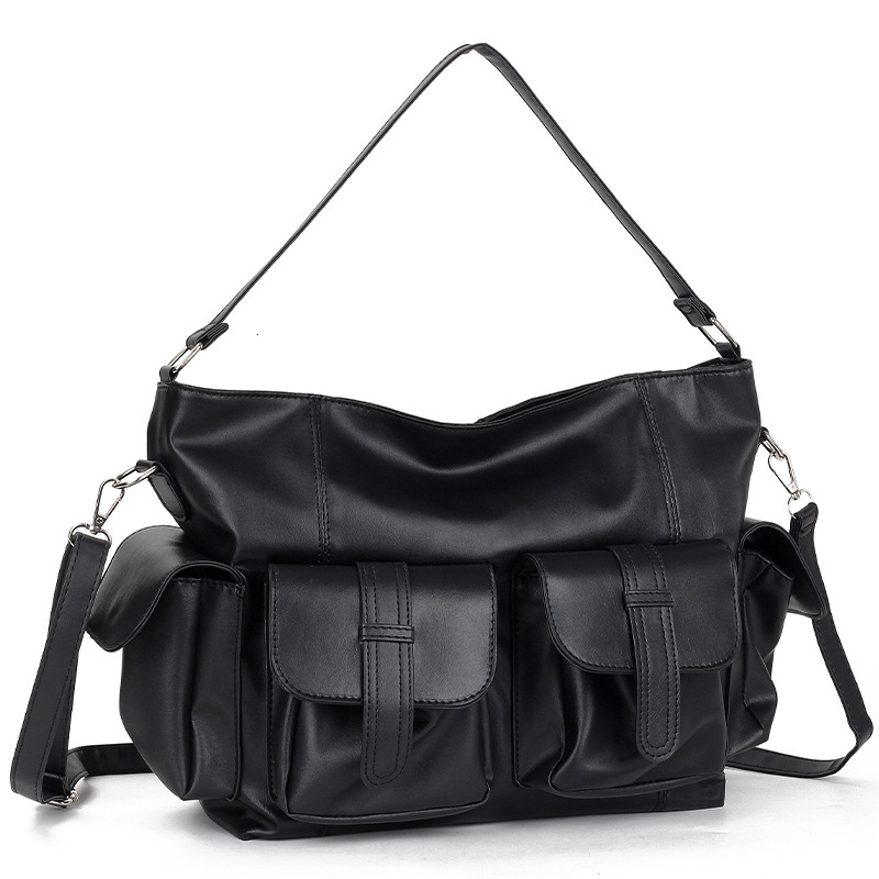European And American Women's Retro Large Capacity Shoulder Fashionable Classic Black Stray Commuting Exquisite Tote Bag