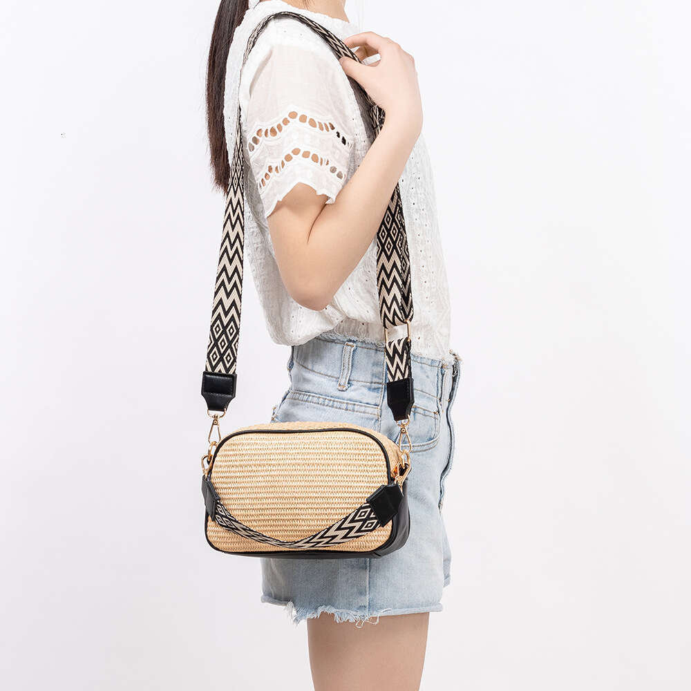 European And American Shoulder Commuting Small Square Bag Niche Design High-End Grass Woven Bags