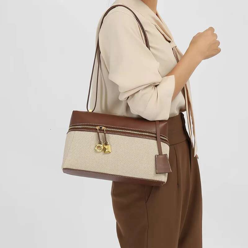 2025 New Minimalist Retro Camera Lunch Box Splicing Canvas Shoulder Fashionable Multifunctional Crossbody Bag