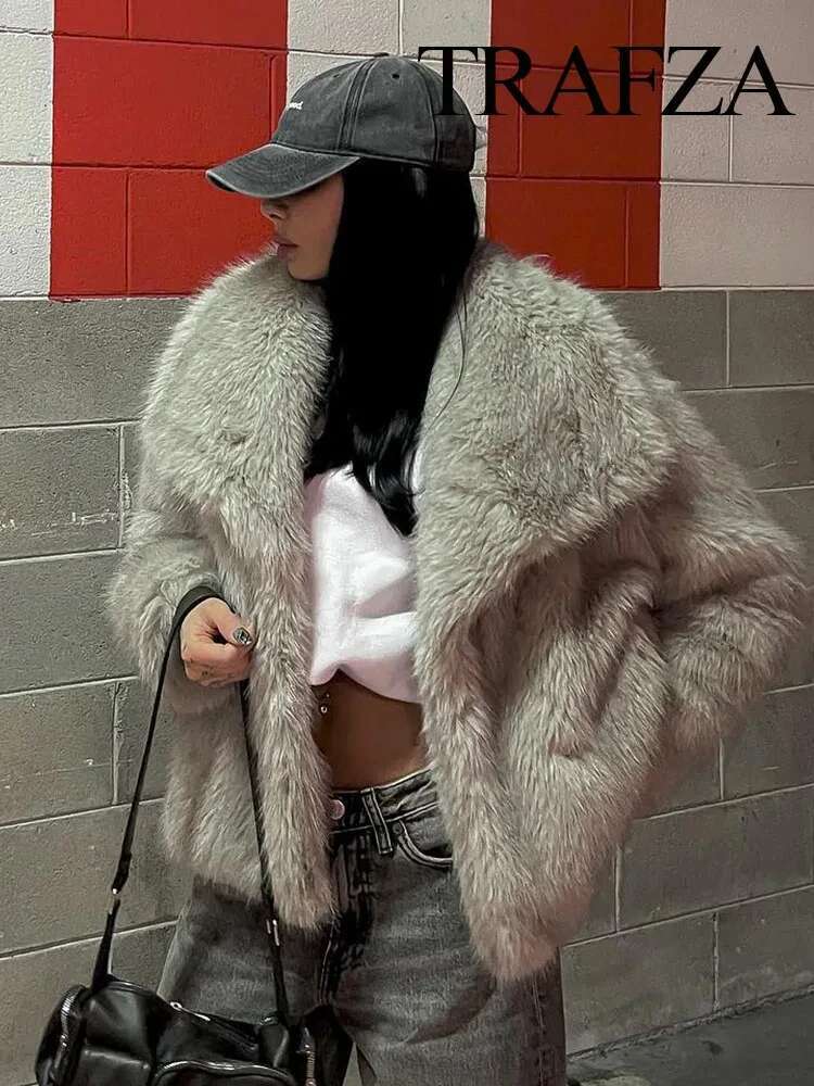 TRAFZA 2024 Winter Coats For Women Trend Artificial Fur Solid Loose Short Coat Female Vintage Chic Elegant Women's Cardigan