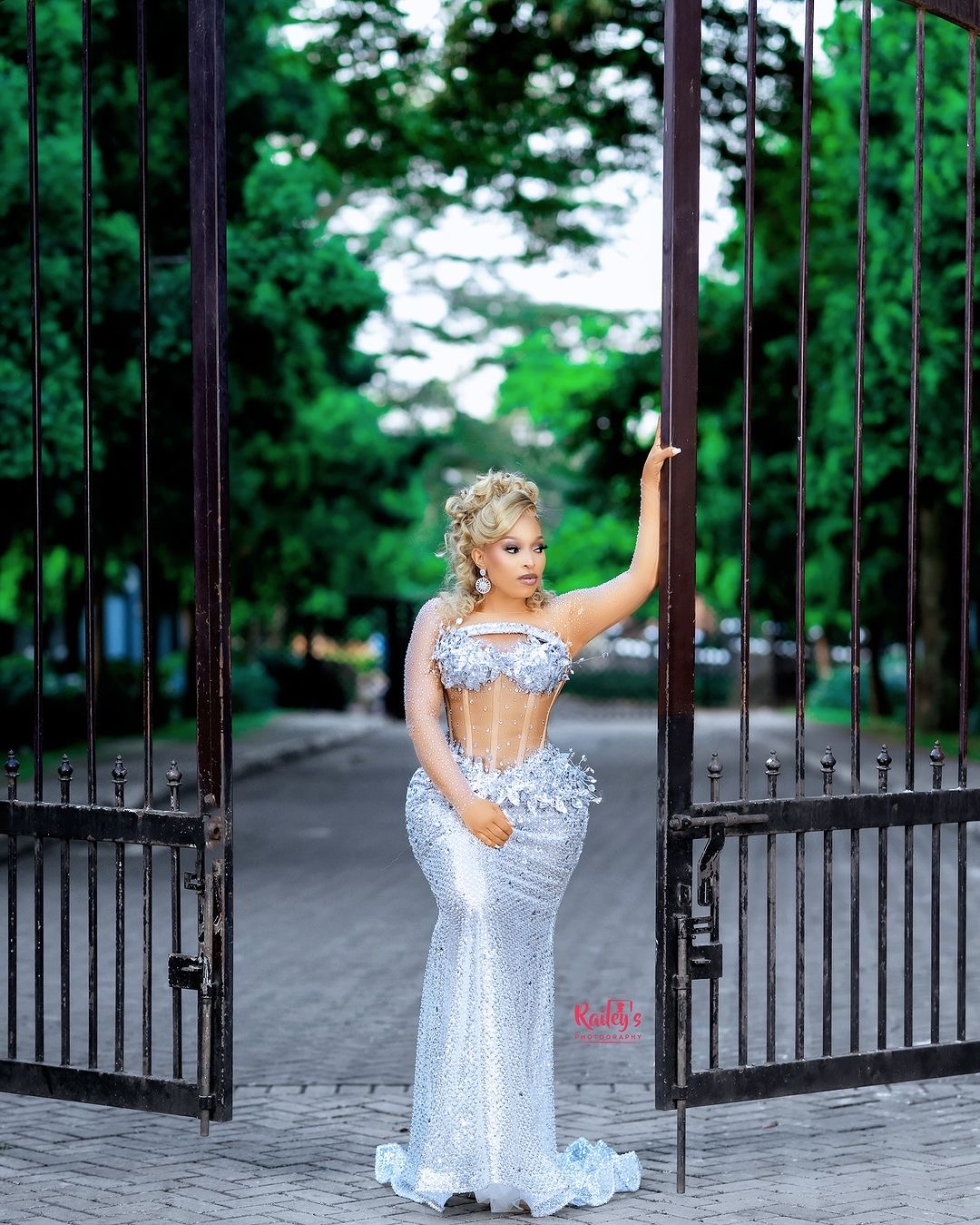 Sier Mermaid Prom Dresses 2025 rals Beaded Crystals Sequined Evening Formal Party Second Birthday Engagement Gowns Plus Size Dress For Special Ocns