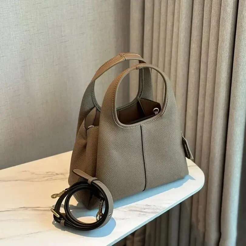 New Fashion Real Leather Shoulder Women's Bag Casual Retro Tote