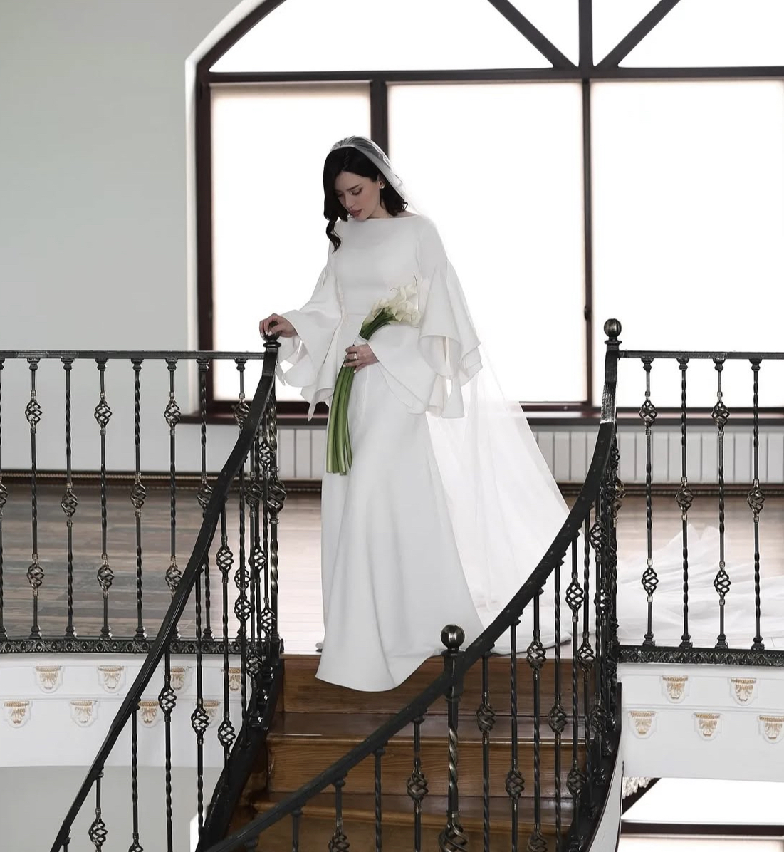 Simple Satin A-Line Wedding Dresses With Flare Sleeves Chic Long White Bridal Gowns Bateau Neck Elegant Bride Dress 2025