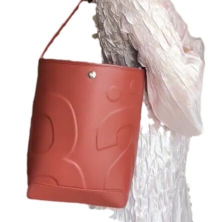 Bag Handheld Bucket Premium 2024 New Autumn And Winter Versatile Single Shoulder Crossbody Texture Commuting Women's Bag