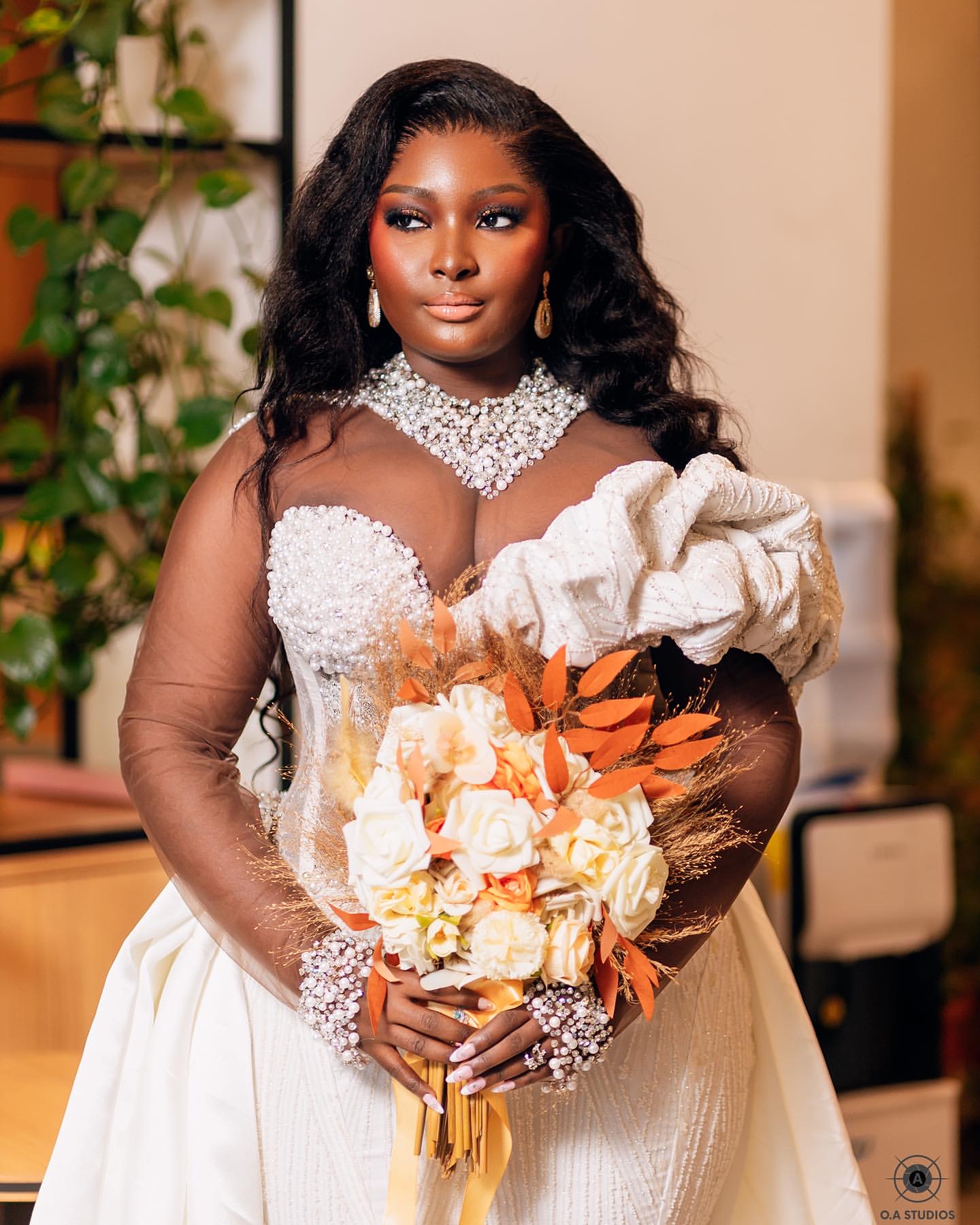 2025 Arabic Aso Ebi Plus Size Ivory Wedding Dresses Beaded Pearls Detachable Train Lace Bridal Gowns Dress For Brides