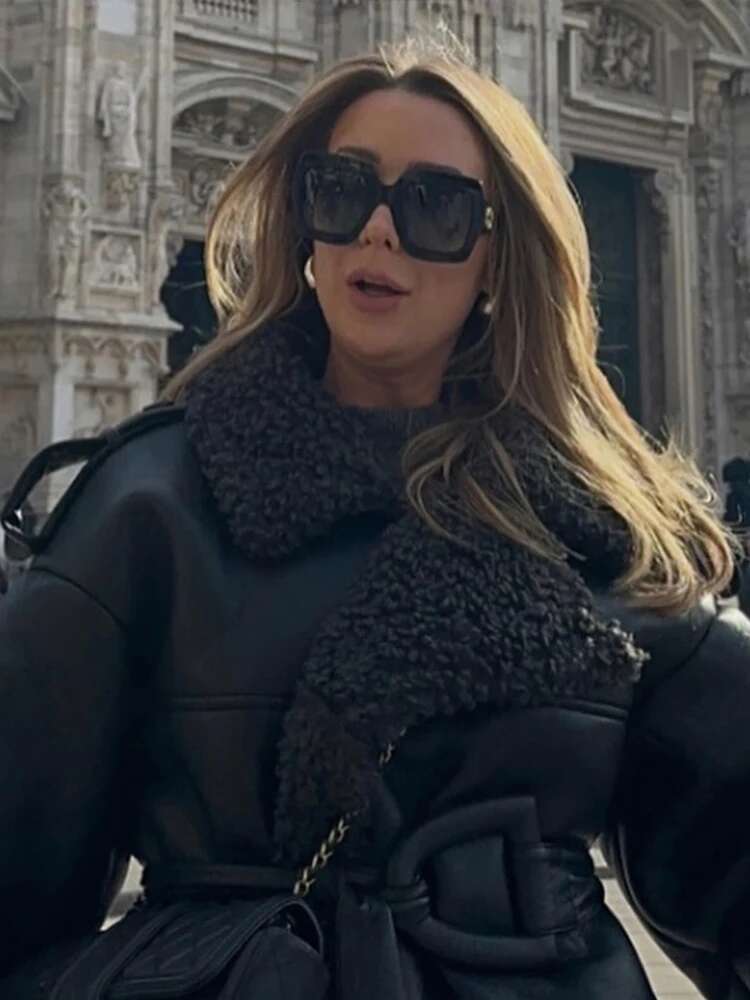 Patchwork PU Leather Women's Jacket With Belt Stand Collar Shoulder Pad Female Coat Autumn Winter Thicken Warm Lady Fur Outcoat