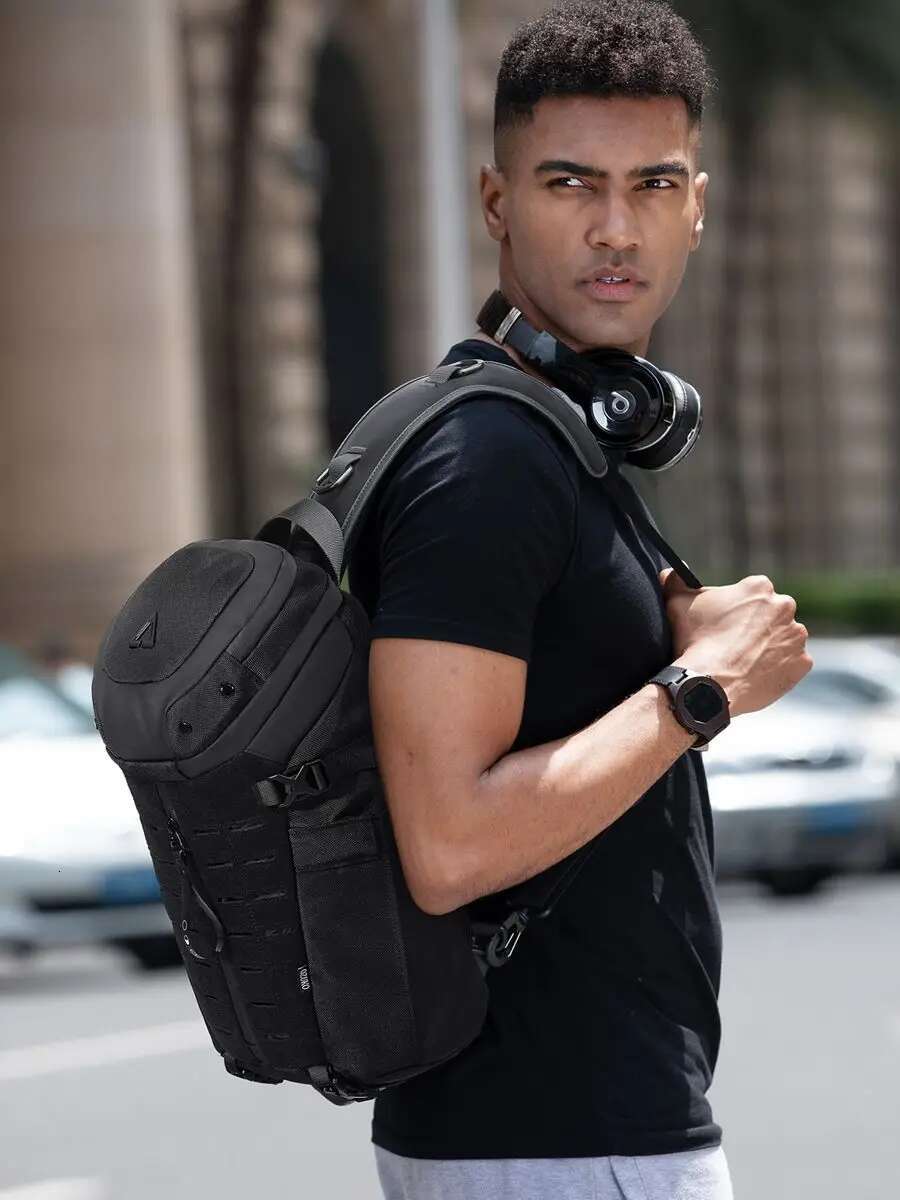Ozuko For Men Waterproof USB Man Crossbody Anti-Theft Short Travel Messenger Sg Fashion Designer Chest Bag