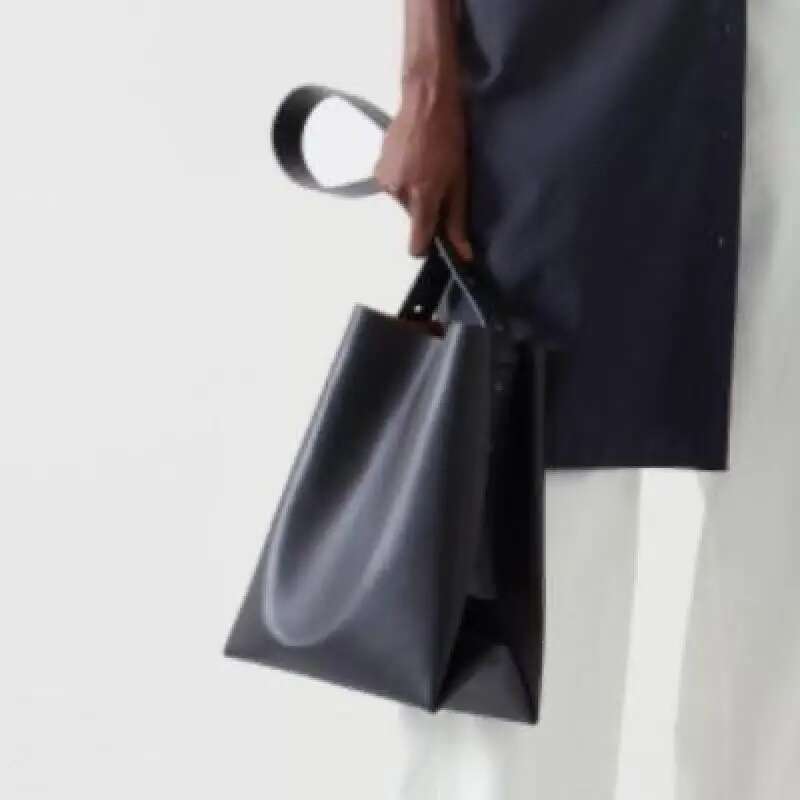 2025 High Quality Cowhide Single Shoulder Women's Simple And Casual Large Capacity Horizontal Square Crossbody Bag For Women