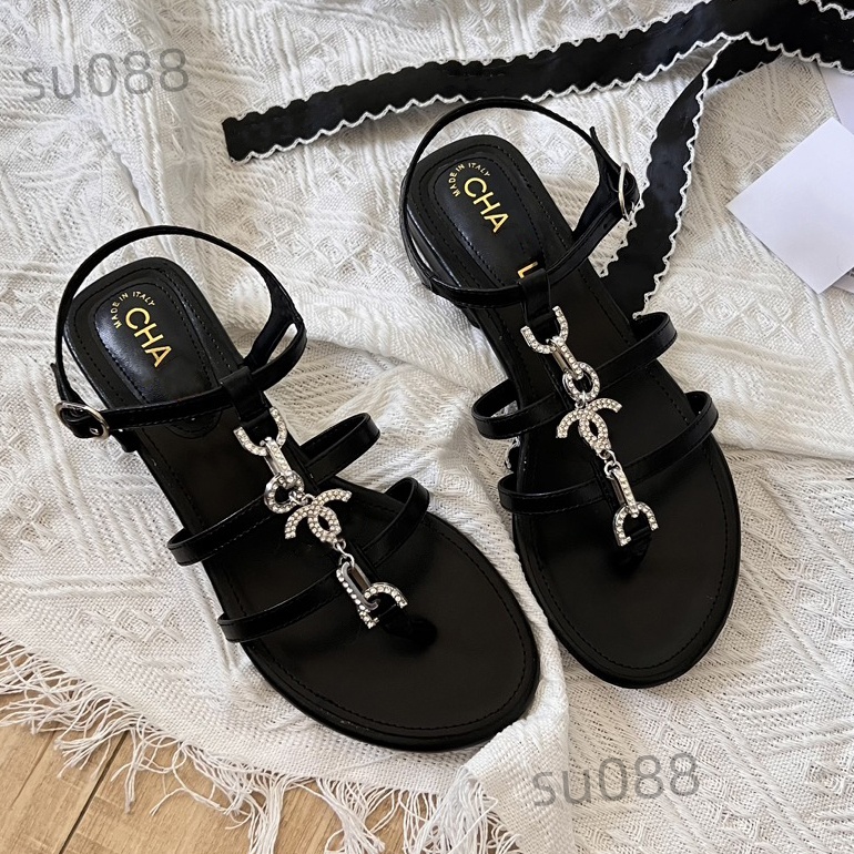 French designer brand womens horseshoe buckle wedge-shaped open toe sandals summer new chain buckle clip on sandals wedding party casual flat womens sandals 35-41