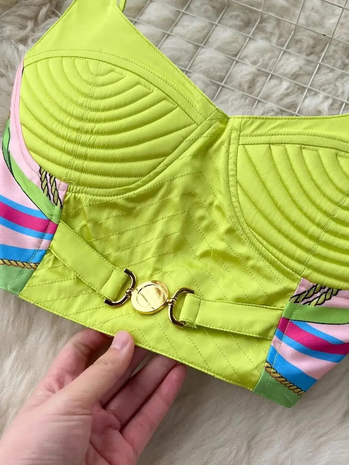 Sexy Baroque Chain Two Piece Set Summer Womens Simple Metal Buckle y Bra Spaghetti Strap Crop Top Pleated Midi Skirt 250106