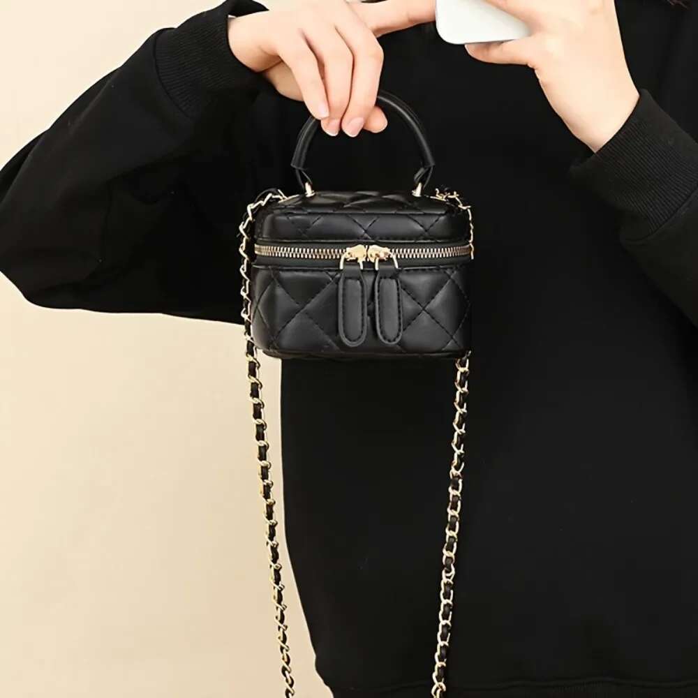 Fashionable Mini Grid Slant Style PU Shoulder Bag Outdoor Women's Leisure Designer Handbag And Wallet