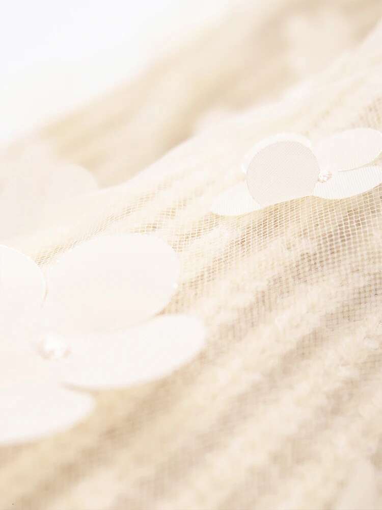 2024 Autumn And Winter New Women's High-End Wer Decoration Splicing Long-Sleeved Round Neck Sweater