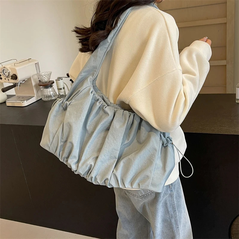 Pleated n Women Shoulder Bags Nylon Fabric Pure Color Big Capacity Shopper Tote Casual Street Hobo Bag 2024 ed Handbag 250107