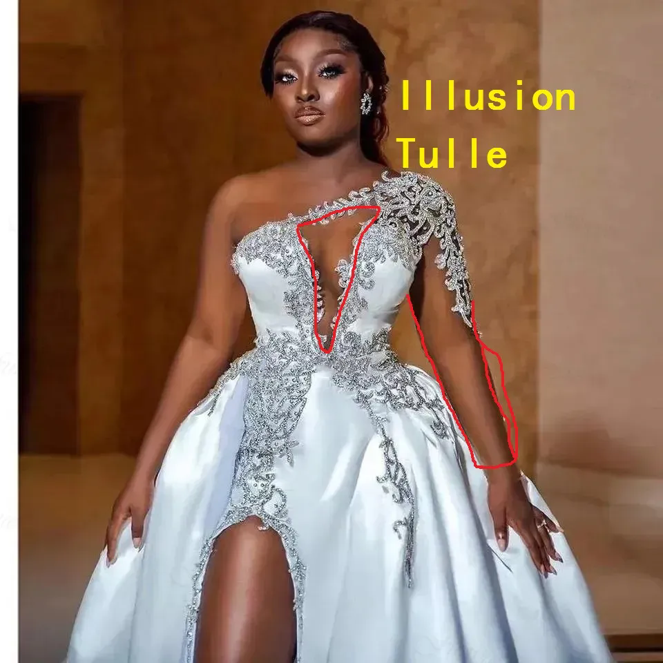 Luxury Beading Appliques Lace Wedding Dresses with Slit Long Sleeves Garden Appliques Bridal Gowns Robe De Mariage Ball Gowns Plus Size