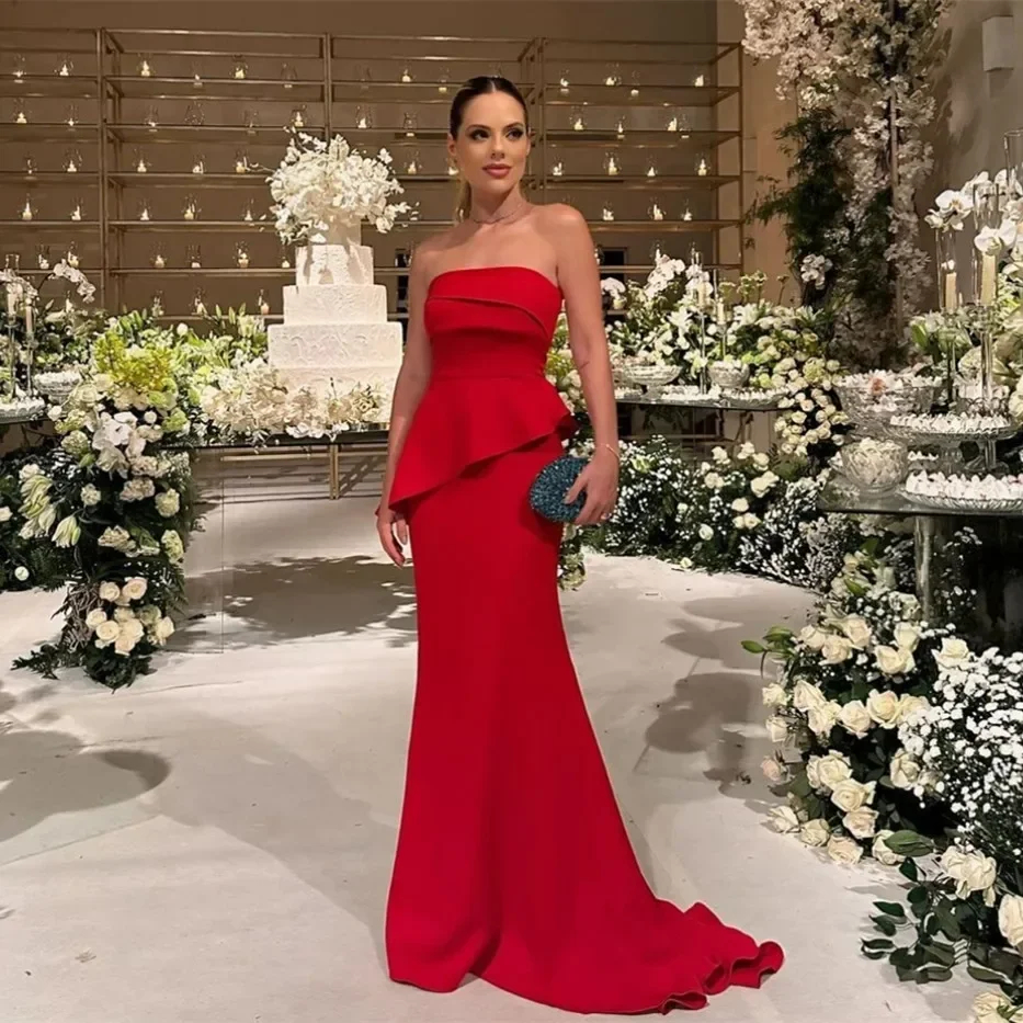 Simple Red Satin Mermaid Prom Dresses Sweep Train Strapless Sleeveless Long Evening Gowns 2025 Chic Special Occasion Dress