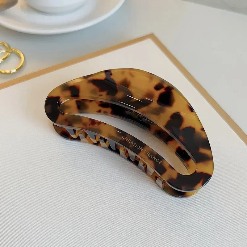 French Vintage Hollow Curved Large Hair Claw Acetate Claw Clips Leopard Print Crab Hair Clip for Women Hair Accessories 250103