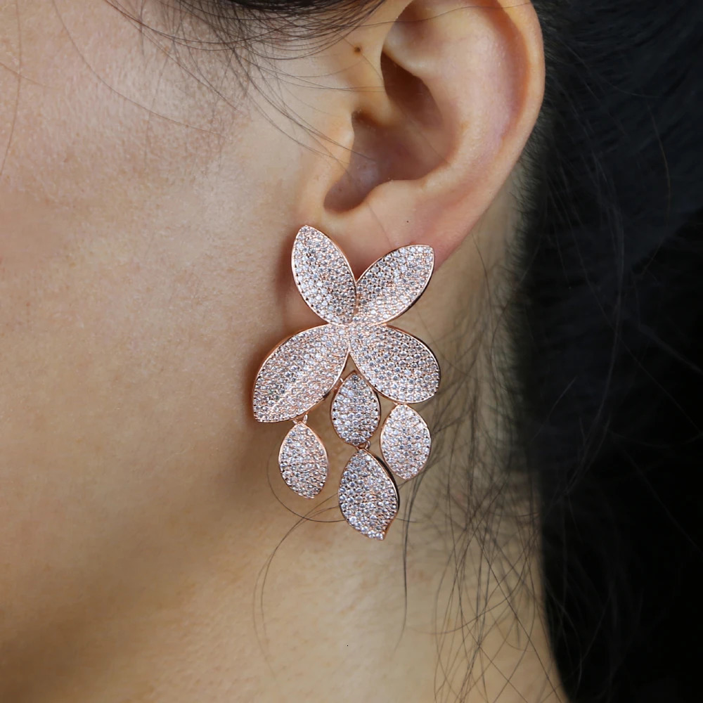 2025 Summer Fashion Ice Sparkling Cz Large Flower Leaf Pendant Earrings Suitable for High Quality Wedding Jewelry for Women 250109
