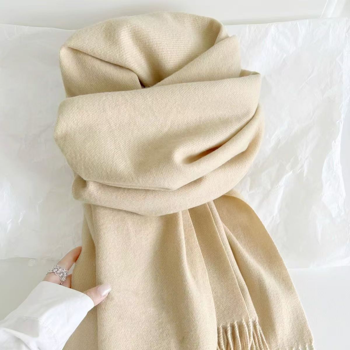 T069 new solid color scarf female winter Korean style atmosphere warm versatile shawl birthday gift neck protector