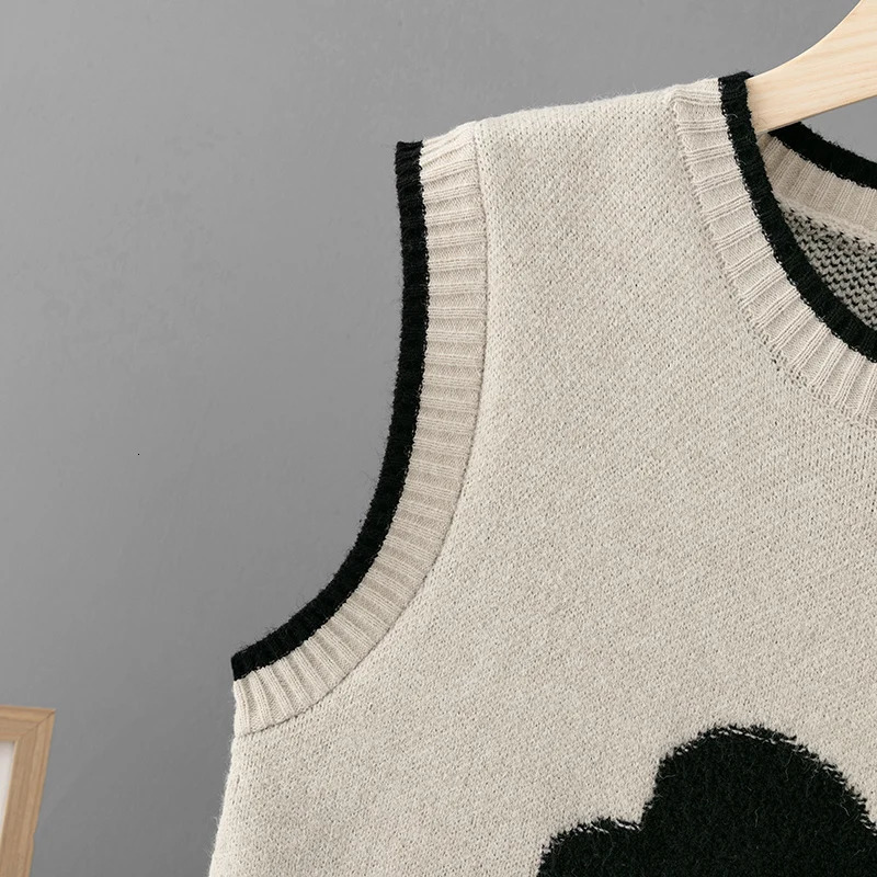 Korean Flower Knitted Sweater Vest for Women Autumn Lazy Fashion Winter Vintage Soft Tops 250108