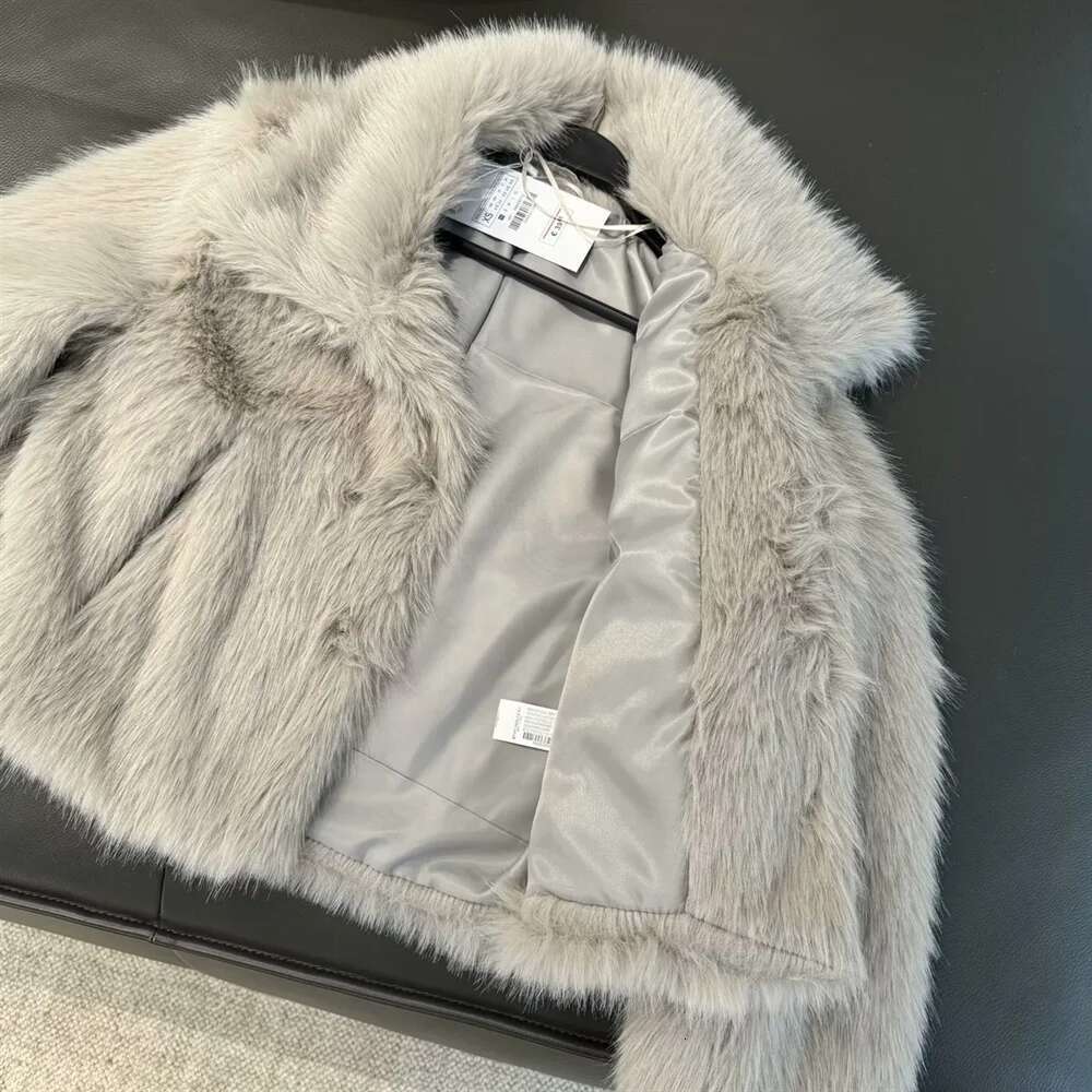 2024 Autumn And Winter New Grey High-End Artificial Fur Effect Long Sleeved Stand Up Collar Short Jacket
