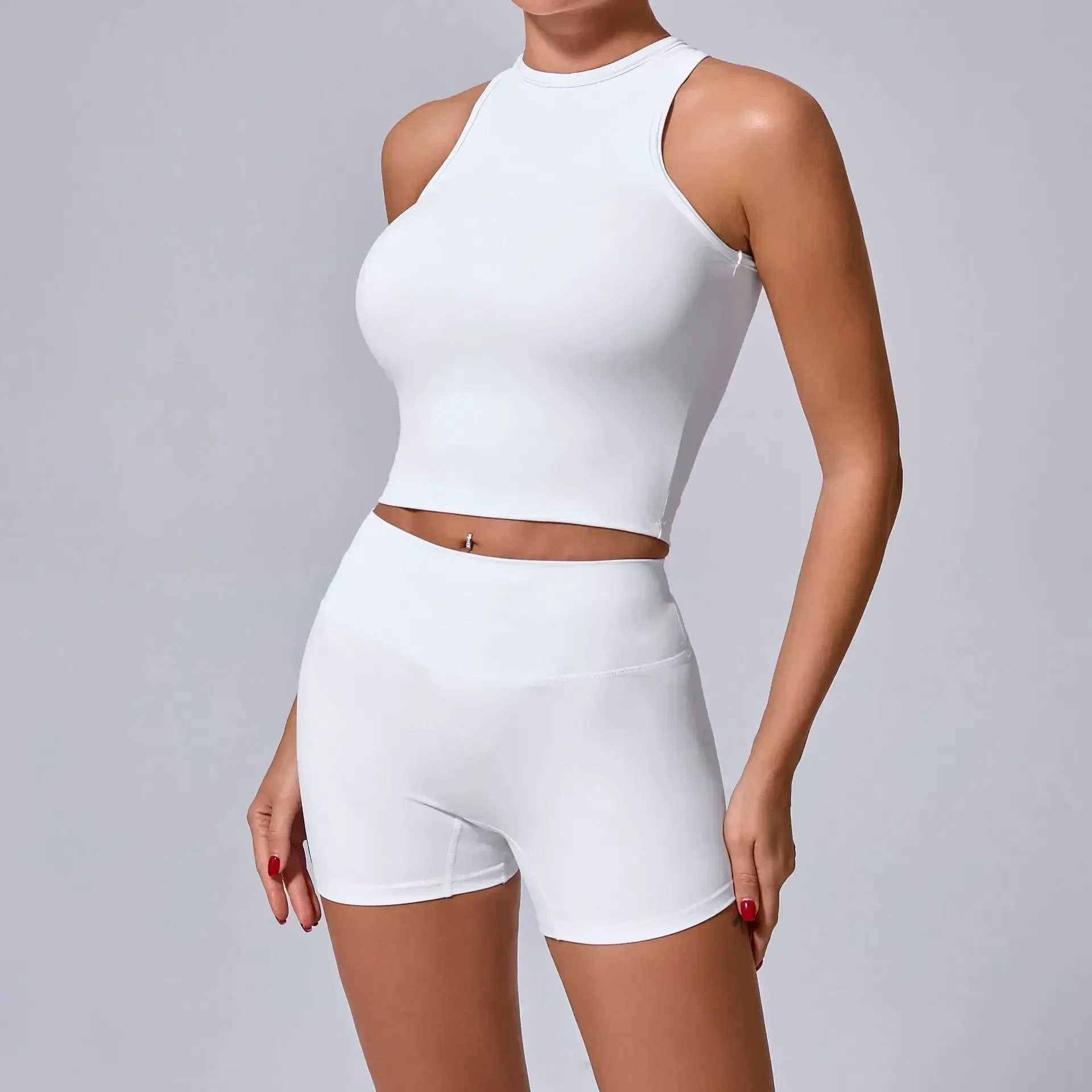 Seamless Yoga Sets Sports Fitness Hip-lifting Shorts Backless Quick Drying Vest Tight Fit Fitness Running Shorts Set for WomenXJ250109