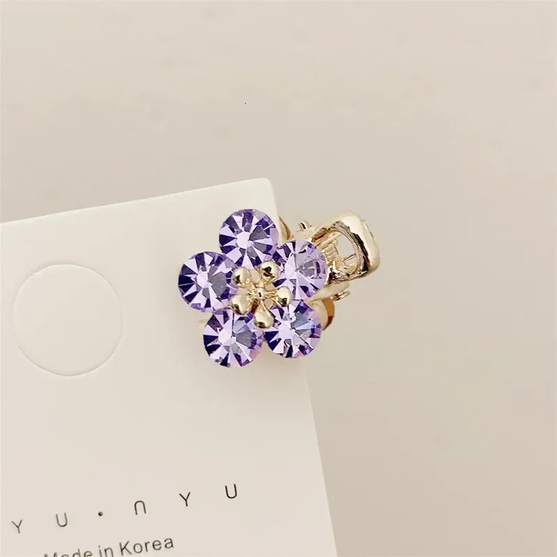 Small Bangs Grip Ladies Temperament Crystal Flower Side Decorative Claw Clips for Girls Hair Accessories Headwear 250103