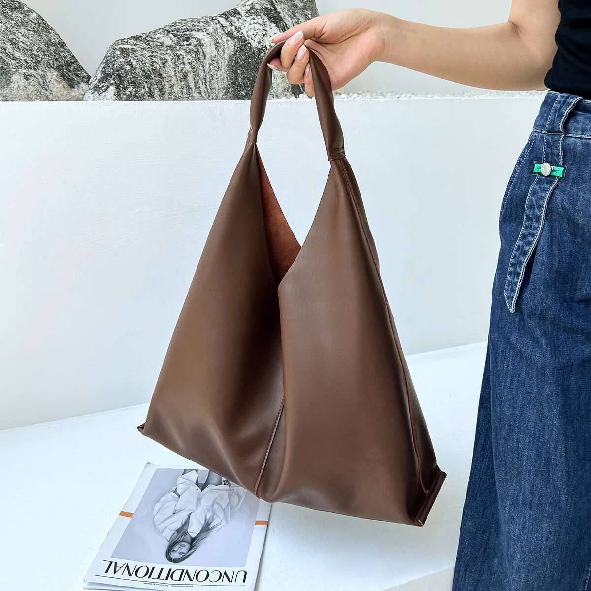 2025 Tote Large Capacity Commuter Shoulder Winter Leather Women's Fashion Armpit Designer Bag