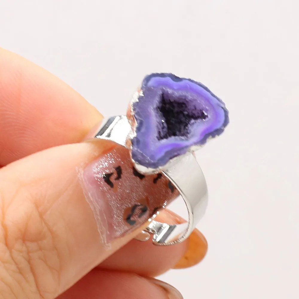 Natural Stone Gem Classic Retro Trend Ring Zinc Alloy Agate Crystal Cluster Adjustable Size Party Jewelry Exquisite Gift Making 250106