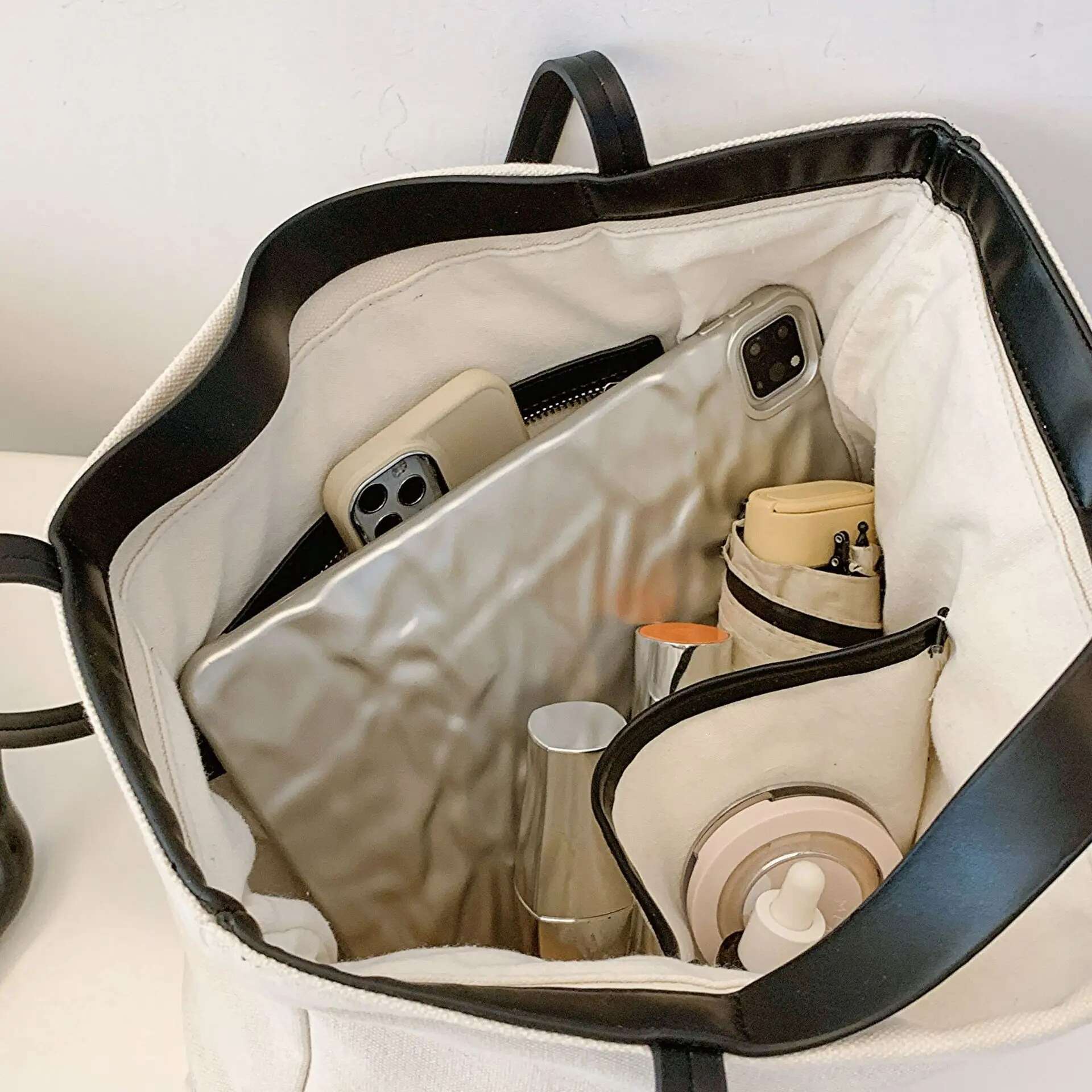 Large Capacity Shopping Versatile Tote For Girls Casual Contrasting Color Single Shoulder Hand-Held Commuting Bag Trendy