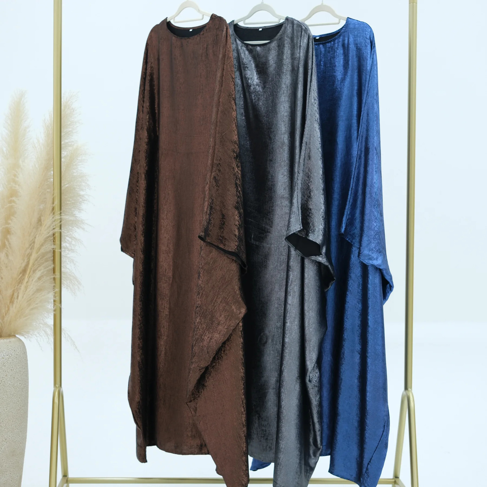Shiny Batwing Satin Maxi Abaya Dubai y Abayas For Women Muslim Kaftan Dress Islam Caftan Marocain Femme Long Robes 250106
