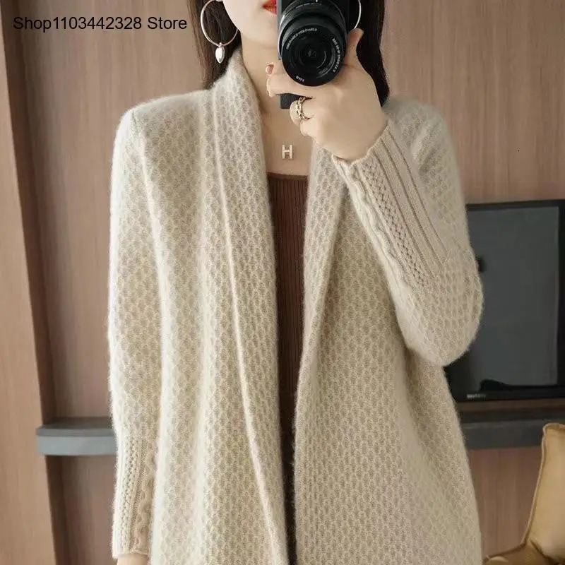 Womens Autumn and Winter Thickened Mid-Length Loose Cardigan Knitted Jacket Casual Knitted Sweater 250106