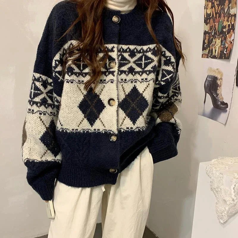 HELIAR Korean Patchwork Cardigan Sweaters Women Lazy Wind Vintage Argyle Long Sleeve Knitted Coat Casual O Neck Female Print Top 250108