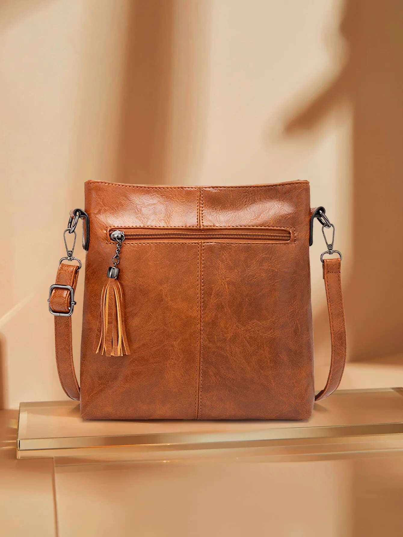 Fashionable Soft Leather Women's Tote Vintage Casual Portablelarge Capacity Crossbody Bag Fashionshopper Handbag Withtassels