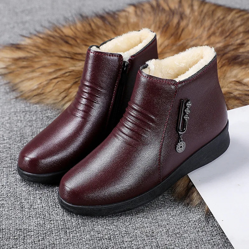 Leather Boots 2024 Winter Middle-aged Flat Bottom Shoes for Women Soft Bottom Non-slip Wool Warm Cotton Shoes Women Boots 250106