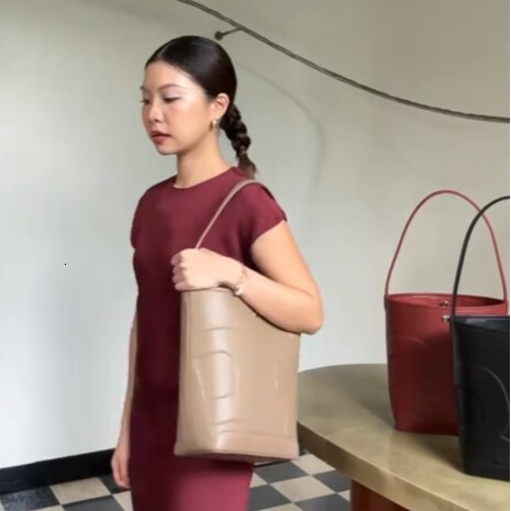 Bag Handheld Bucket Premium 2024 New Autumn And Winter Versatile Single Shoulder Crossbody Texture Commuting Women's Bag