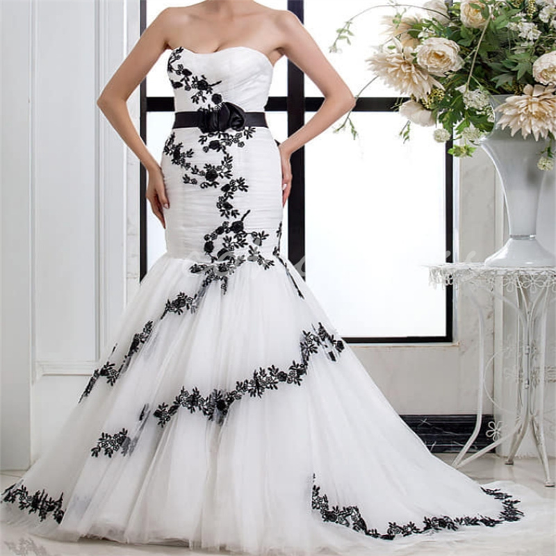 Vintage Black And White Gothic Wedding Dress Mermaid Lace Rustic Country Bridal Dress Trumpet Garden Medieval Bride Bespoke Vestio De Novia 2025 sukni